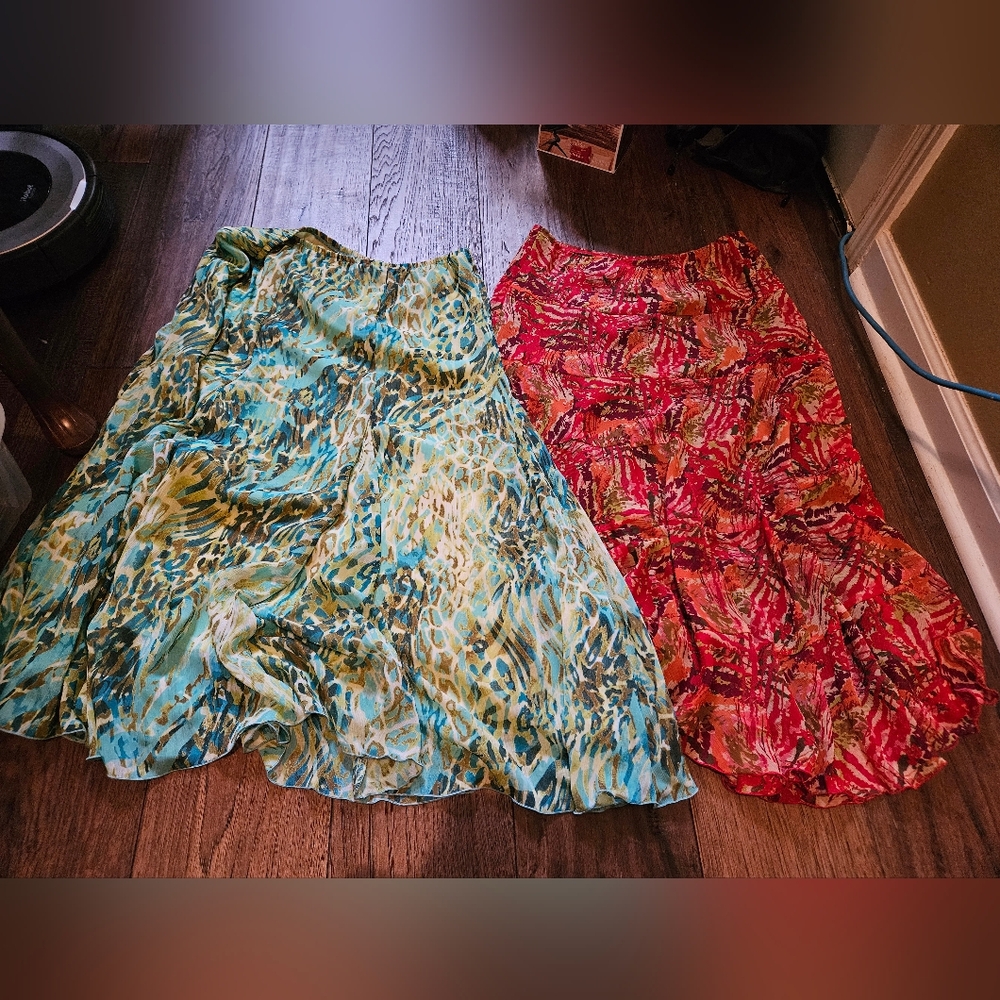 2 Women's Ruby Rd floral Print Full Skirt Size 12 Waist 30” Used Condition.